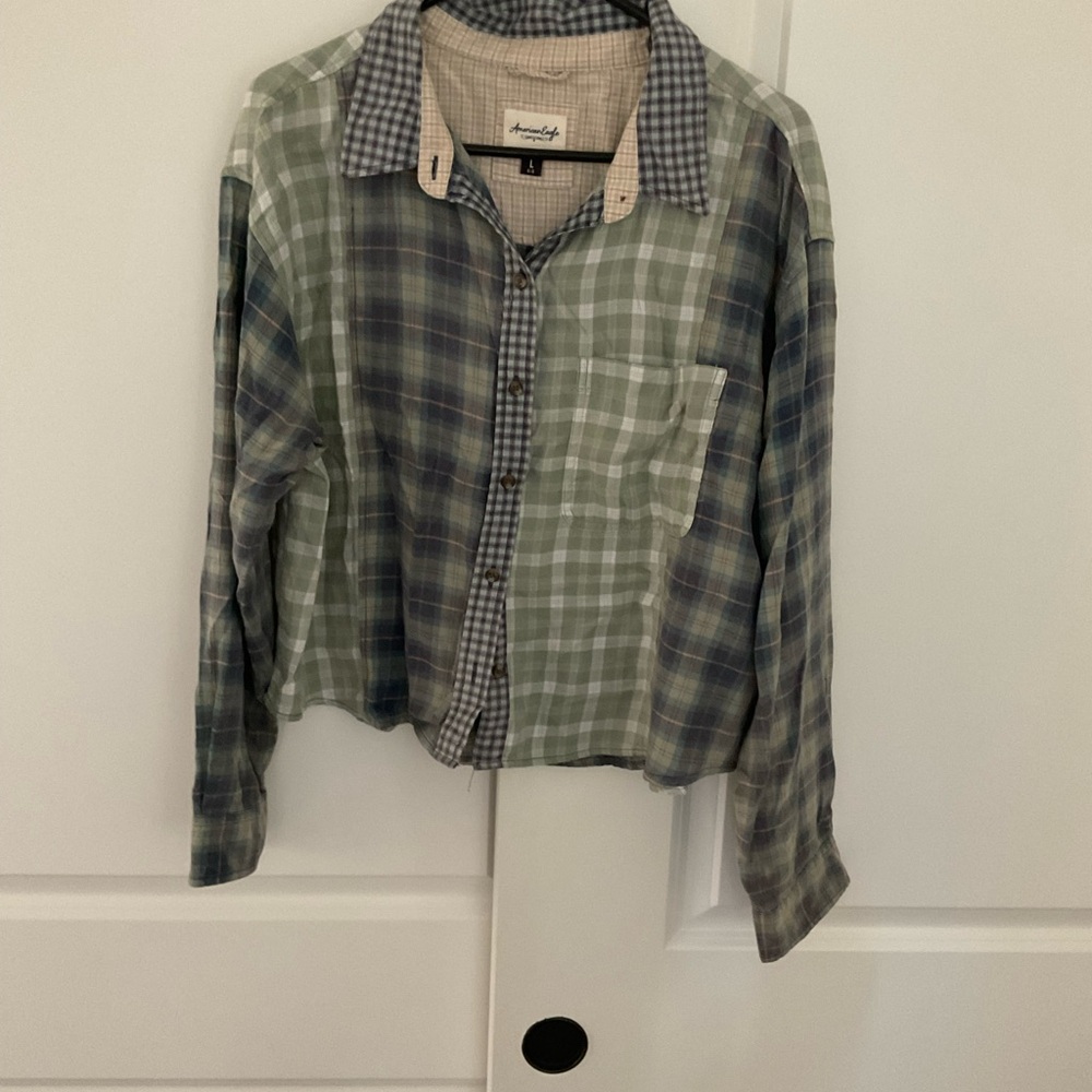 American Eagle Outfitters cropped flannel